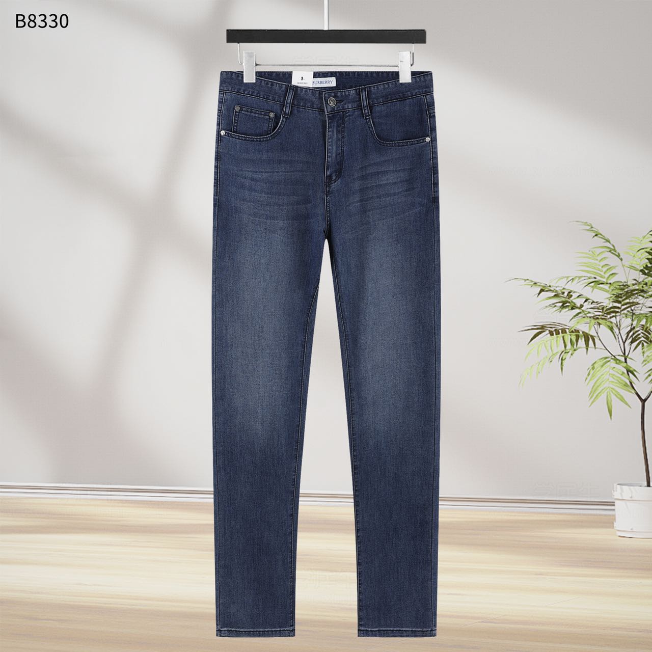 バーバリー 春夏新作 ビジネスジーンズ