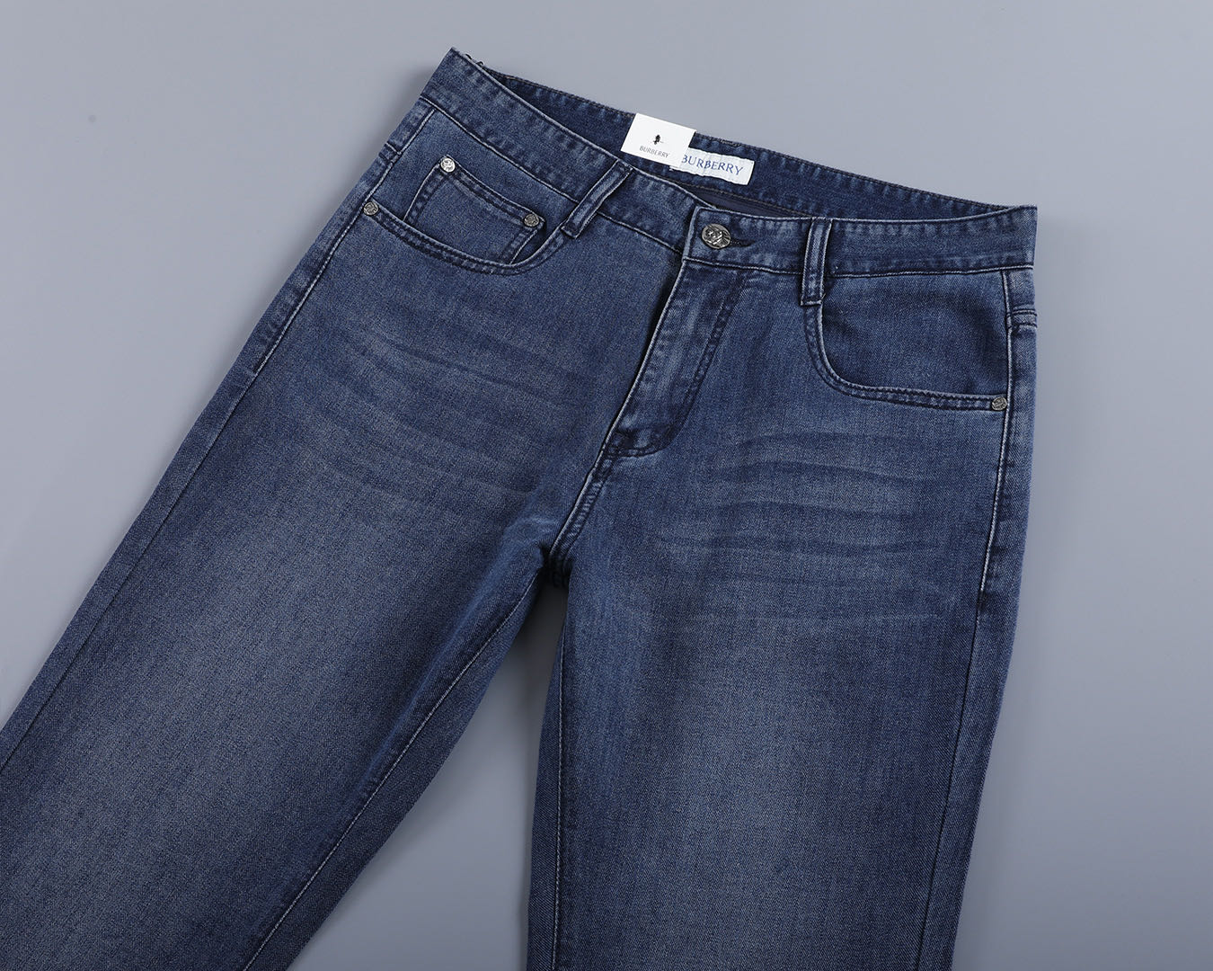 バーバリー 春夏新作 ビジネスジーンズ