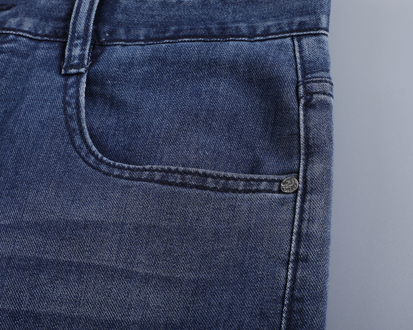 バーバリー 春夏新作 ビジネスジーンズ