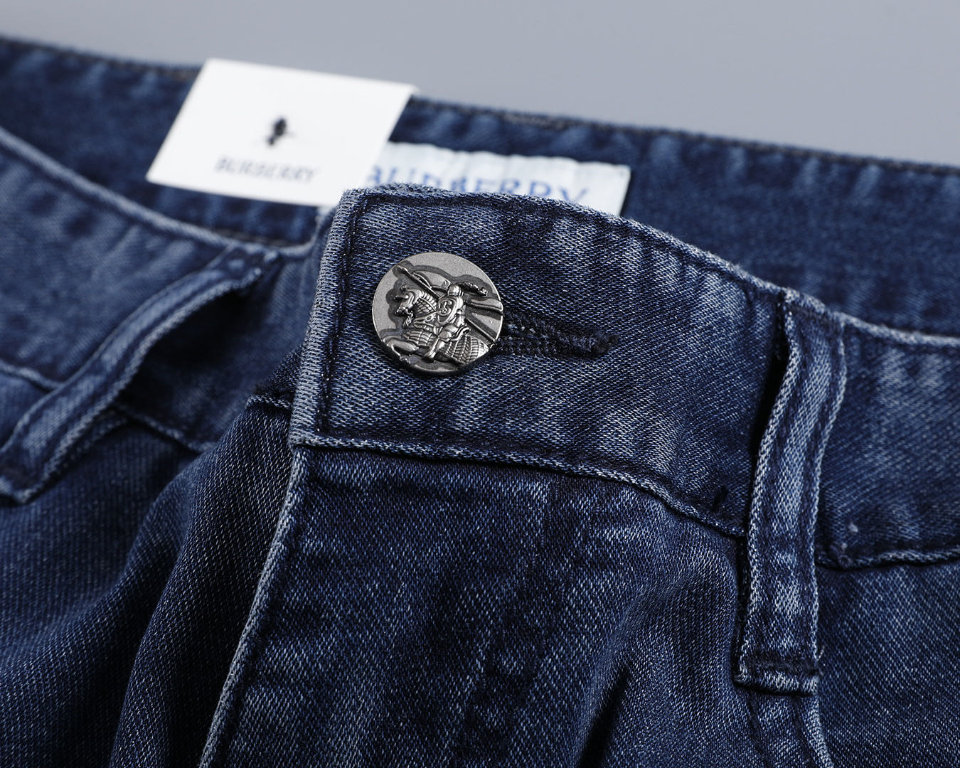 バーバリー 春夏新作 ビジネスジーンズ