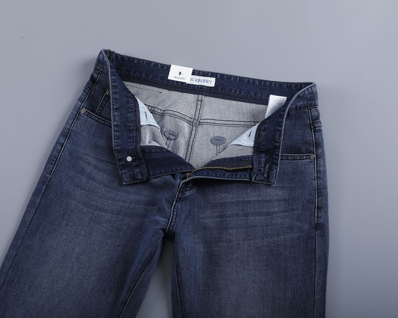 バーバリー 春夏新作 ビジネスジーンズ