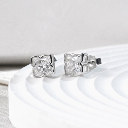 Delzzad Shining Four-Leaf Earrings Lab-Created Moissanite Stud Earring S925 Sterling Silver Moissanite Jewelry Perfect Gift for Women Wedding Set