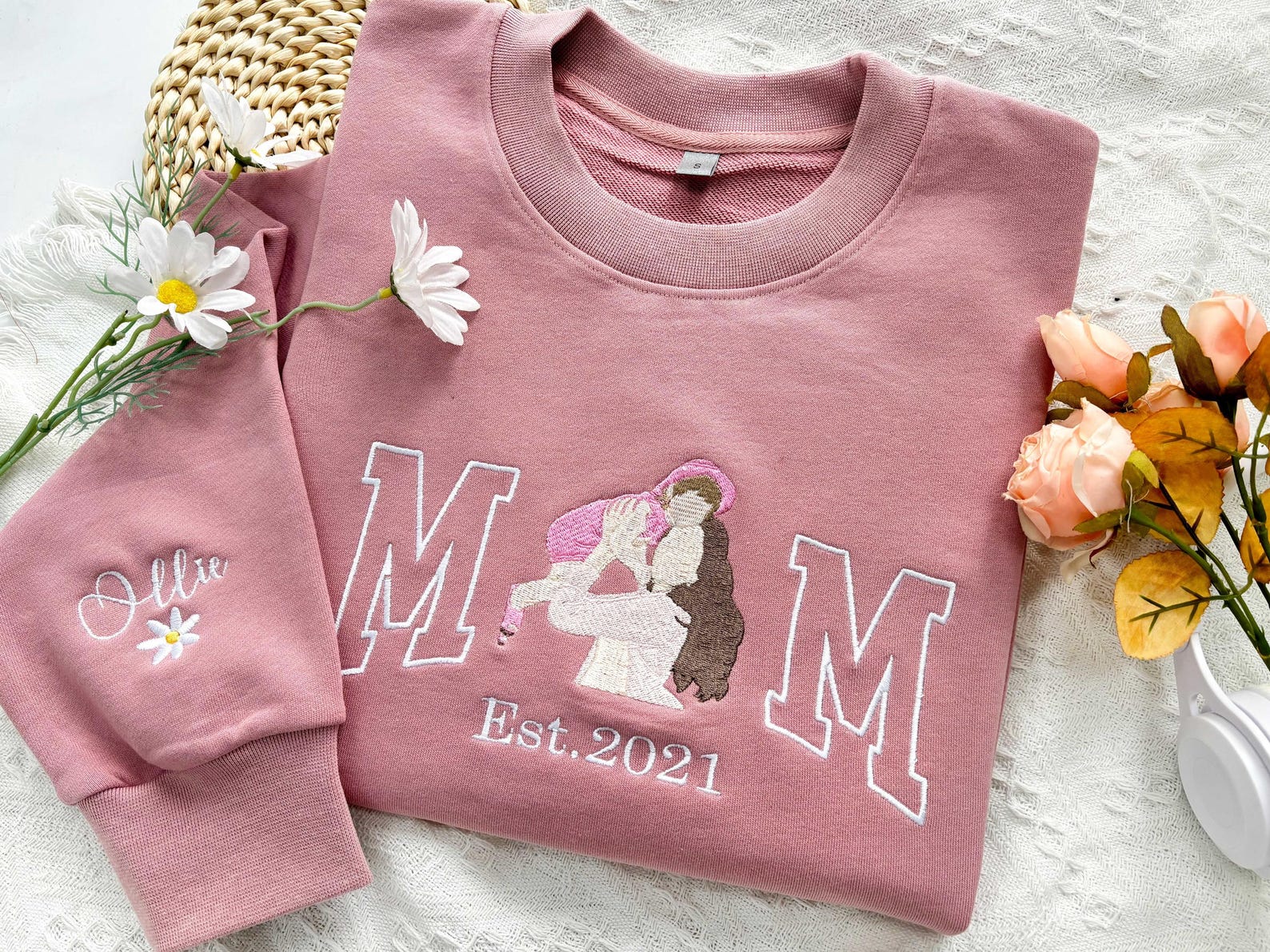 Custom Embroidered Mom Portrait Sweatshirt Mother's Day Gift Idea