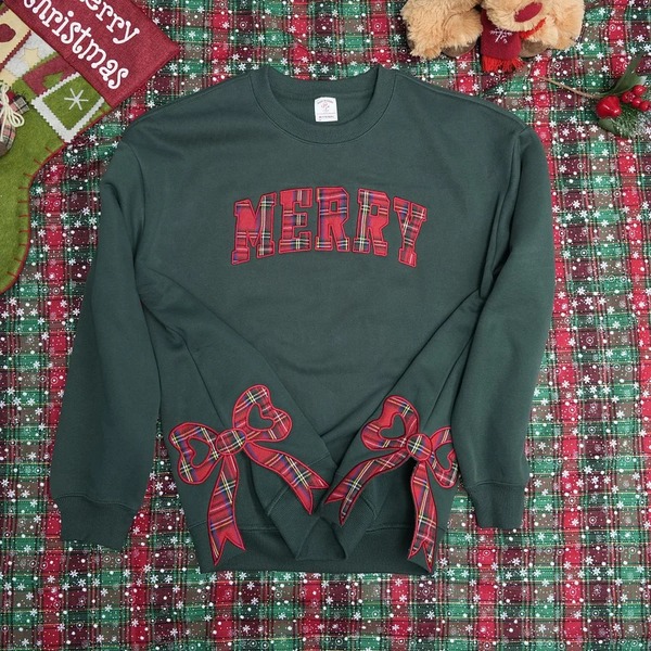 Trendy Merry Side Bow Cut-Out Sweatshirt - Cozy Plaid Christmas Pullover for Women