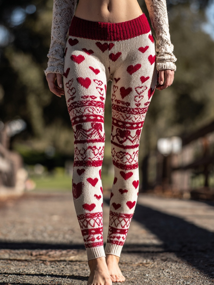 Vintage Valentine's Day Hearts Pattern Cozy Knit Leggings