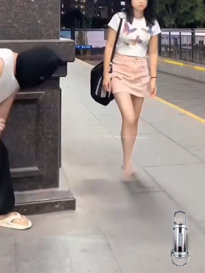 🔦 【6000-Lumen Mini Flashlight】 Power Bank + Flashlight + SOS Emergency Light – All in One! ⚡🚨