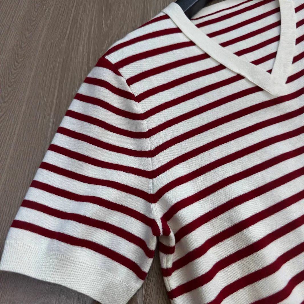 Casual, simple, classic color-blocked striped V-neck cardigan