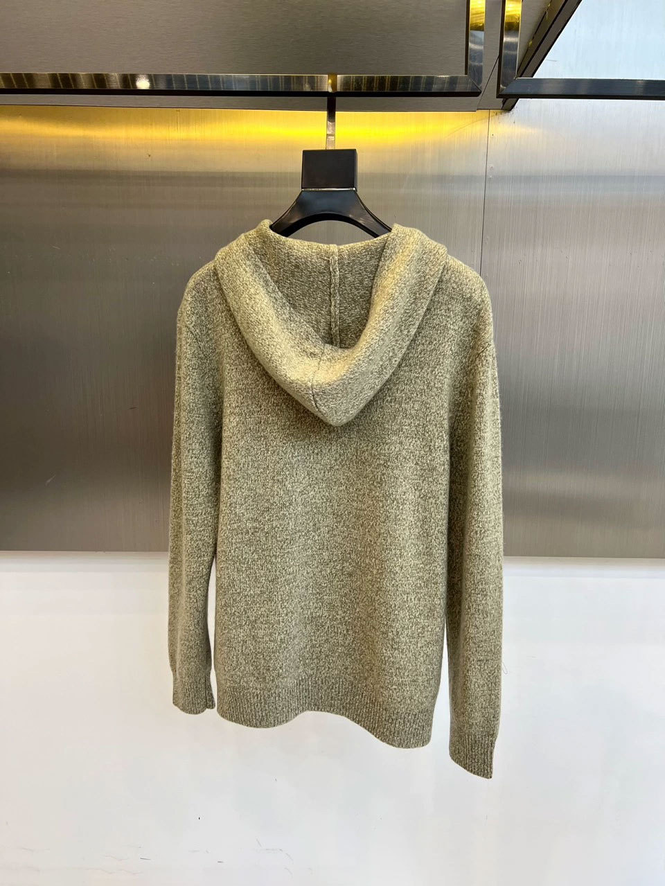 Men's cashmere knitted sweater with zipper and hood