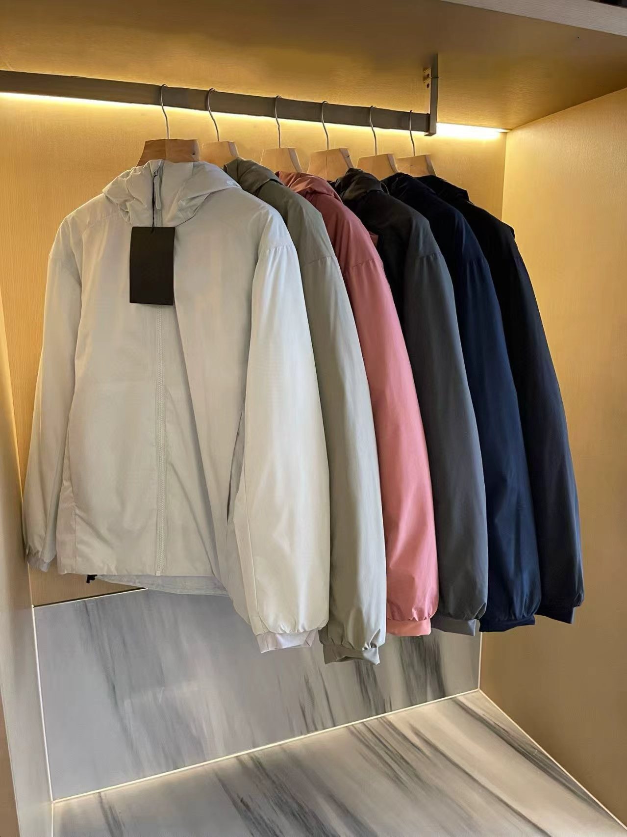 Outdoor casual cotton-padded jacket