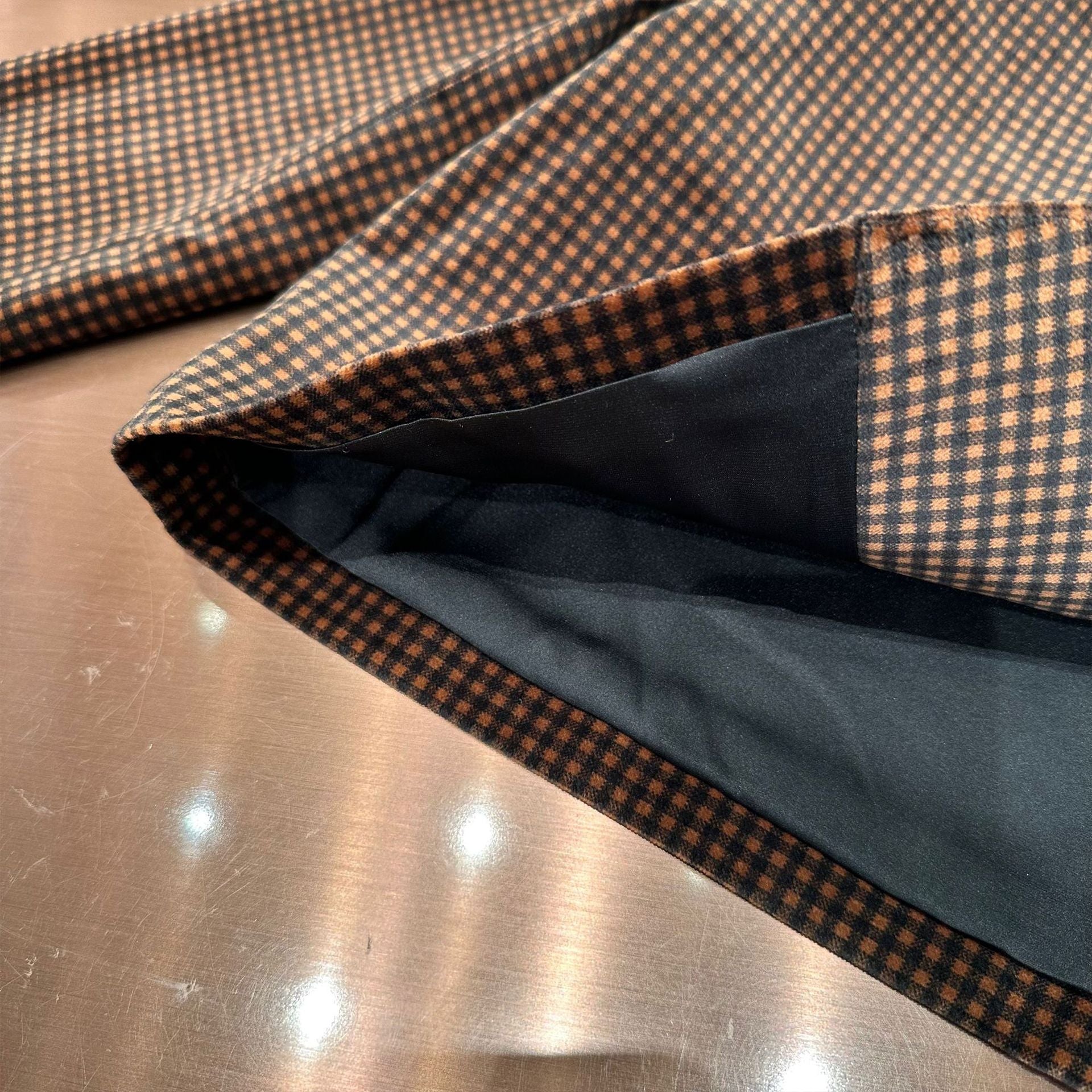 Long-sleeved, collared, single-breasted, short-length jacket/coat