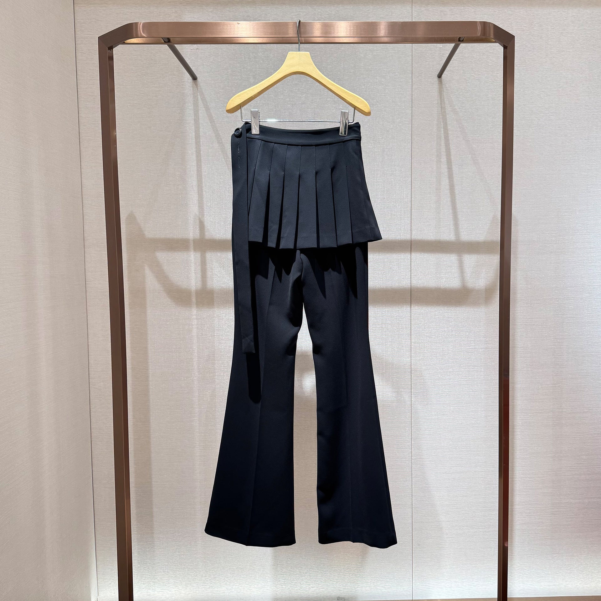 Black high-waisted, paneled, casual and versatile athletic pants