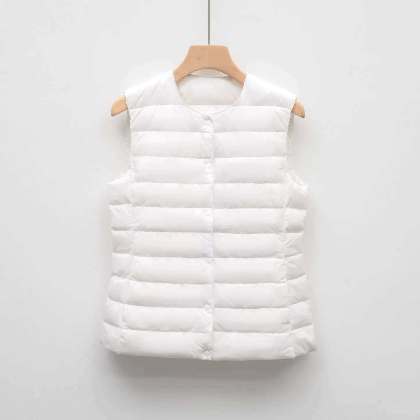 Lightweight down jacket for women, short, round neck