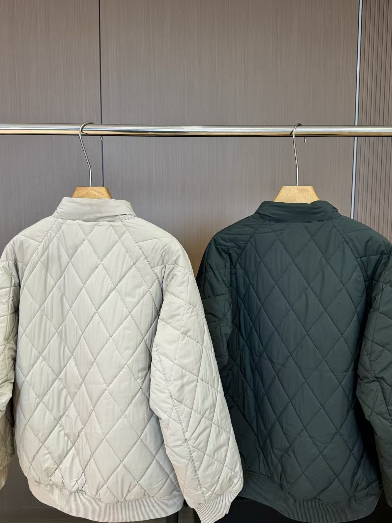 Windproof, warm and cold-resistant cotton-padded jacket