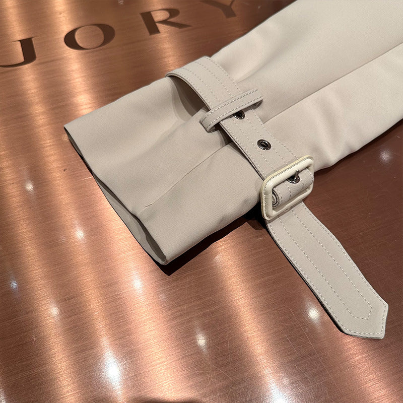 Loose-fitting, workwear-style short trench coat