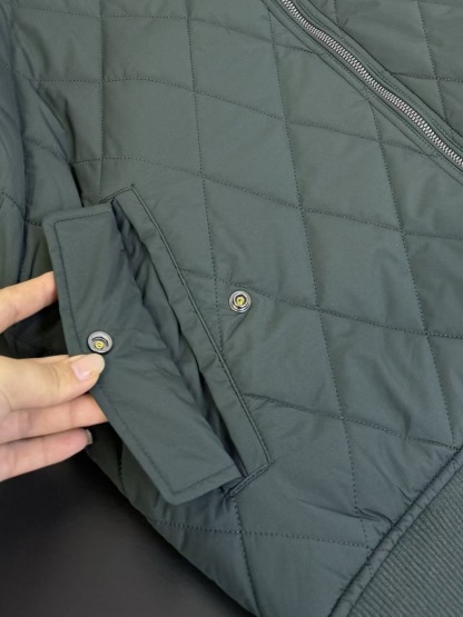 Windproof, warm and cold-resistant cotton-padded jacket