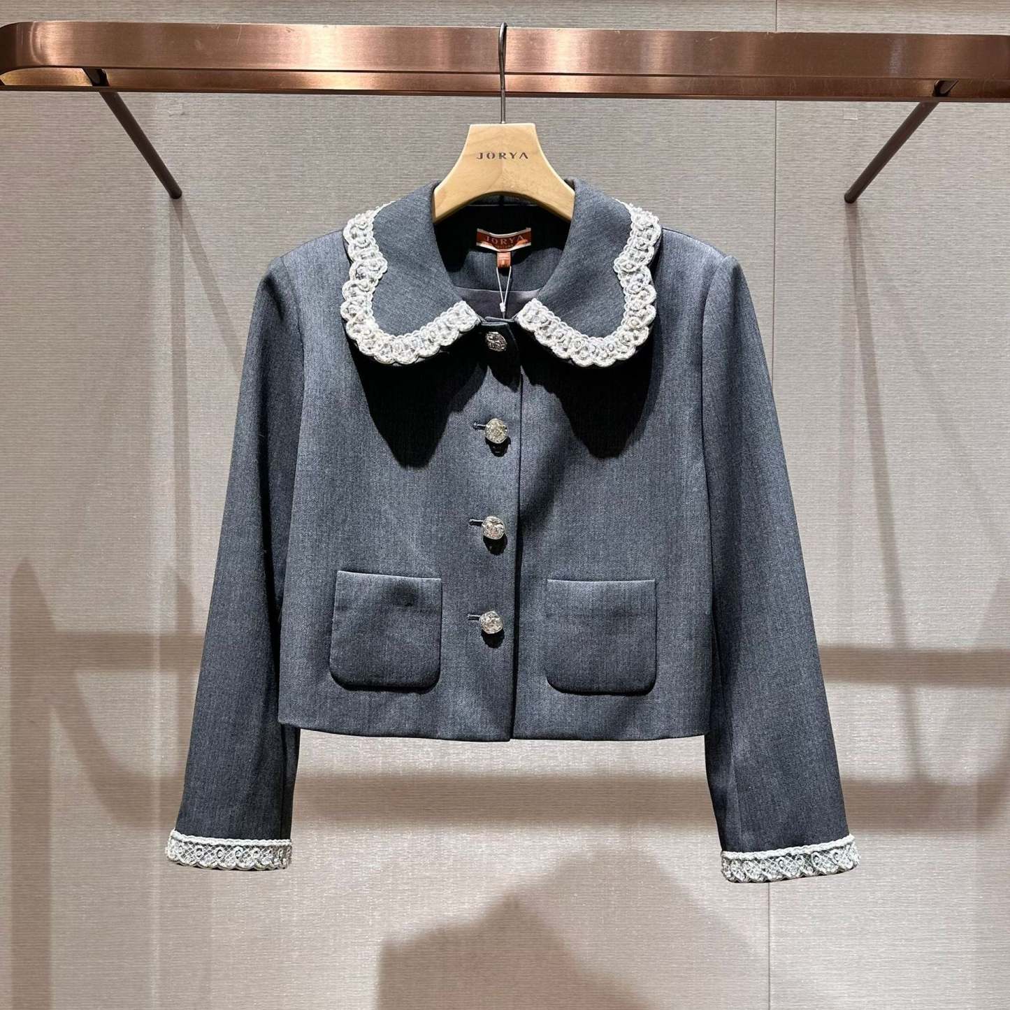 Gray single-breasted long-sleeved short jacket with stud embellishments