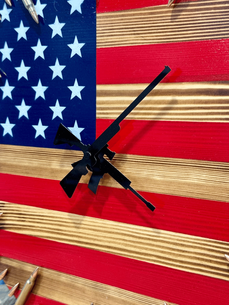 🔥Veteran Family-Handmade Honor US Flag Patriotic Clock(𝐀𝐥𝐚𝐧 𝐄𝐰𝐞𝐧 𝐇𝐚𝐧𝐝𝐦𝐚𝐝𝐞)