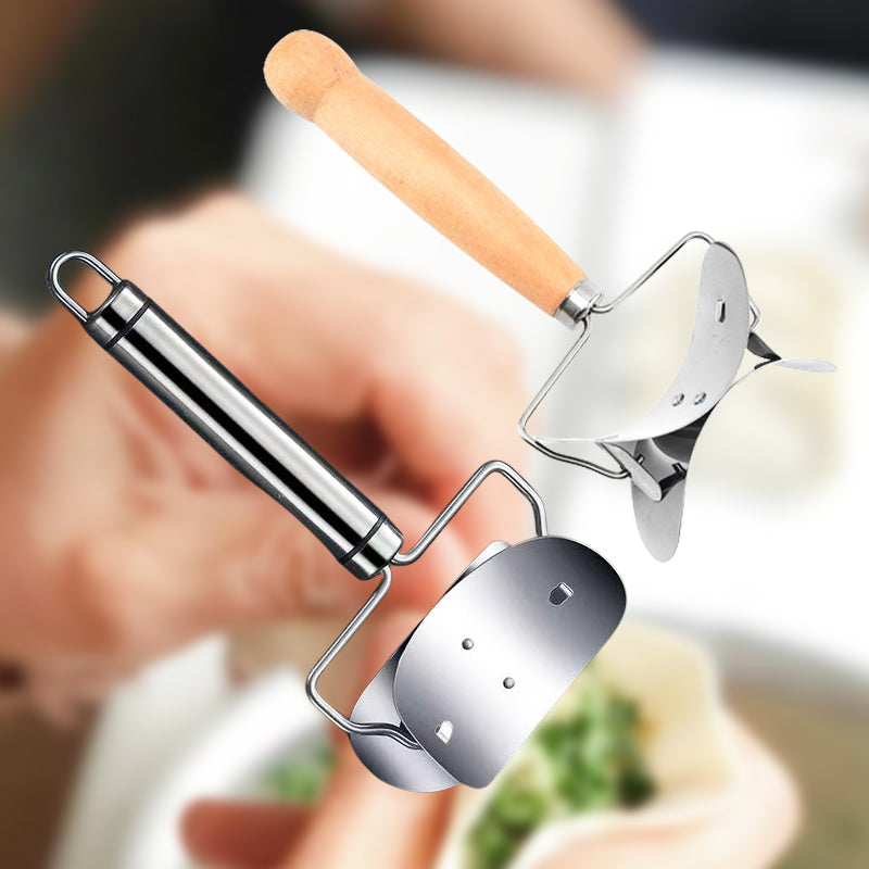 📢📢50 % DE RÉDUCTION !! ⏰Découpe-pâte à raviolis inox – Lame tranchante, manche bois, des feuilles de wonton parfaites en secondes, l’outil malin pour vos raviolis, gyoza et dim sum maison 🥢👌