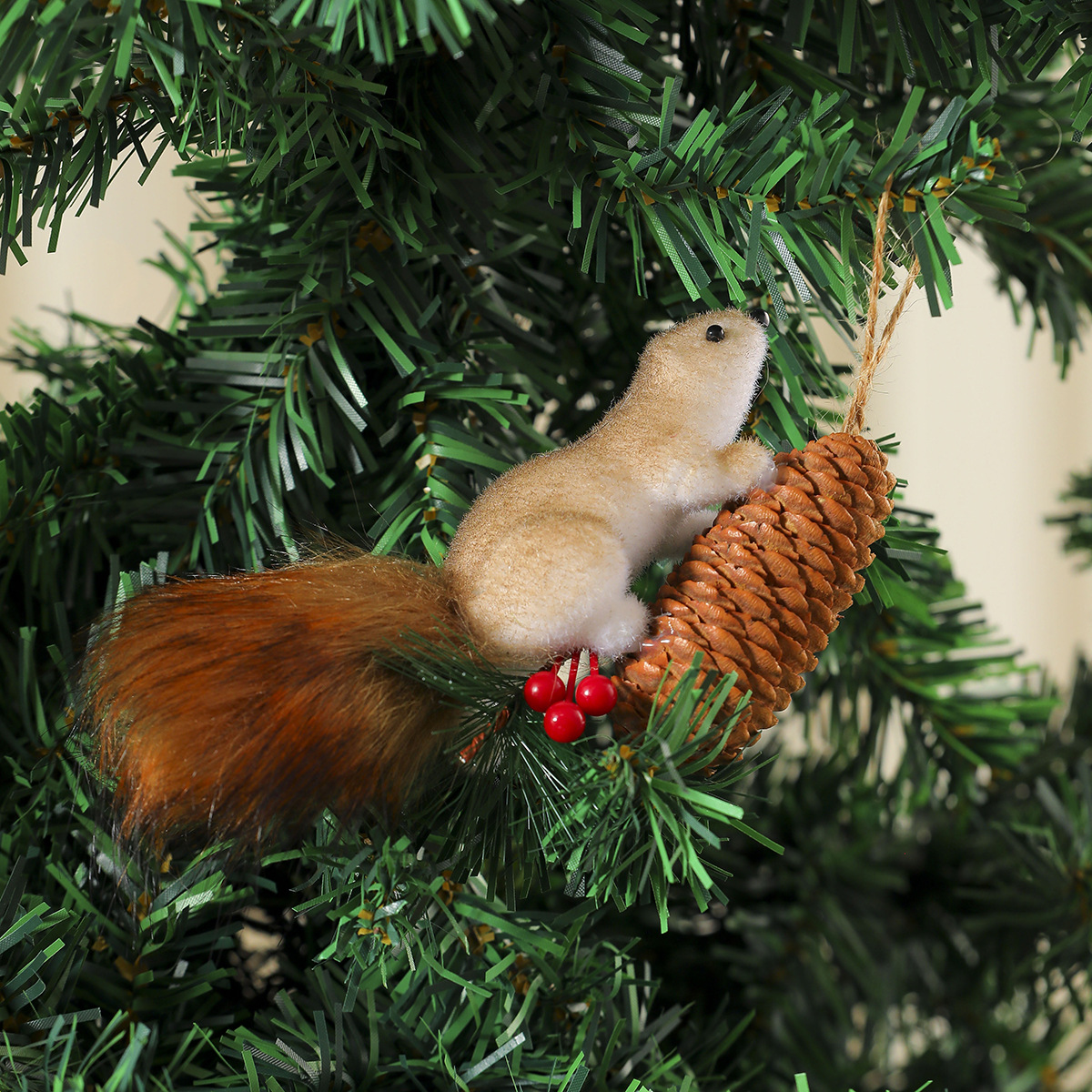 🎄Christmas Tree Decoration 2PCS 🎁Cute Realistic Squirrel Hanging Figurine Pinecone Ornament🐿️