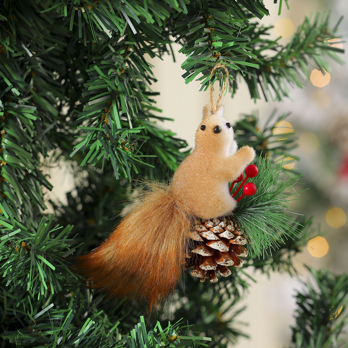 🎄Christmas Tree Decoration 2PCS 🎁Cute Realistic Squirrel Hanging Figurine Pinecone Ornament🐿️