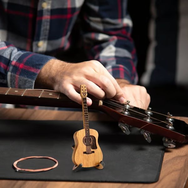 🎸100% Handmade Mini Cute Edition Wooden Guitar Plectrum Case