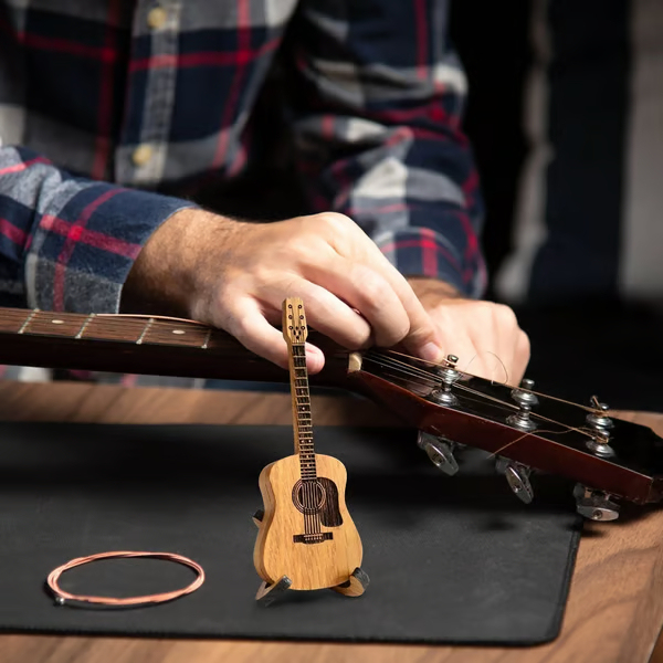 🎸100% Handmade Mini Cute Edition Wooden Guitar Plectrum Case