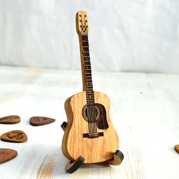 🎸100% Handmade Mini Cute Edition Wooden Guitar Plectrum Case