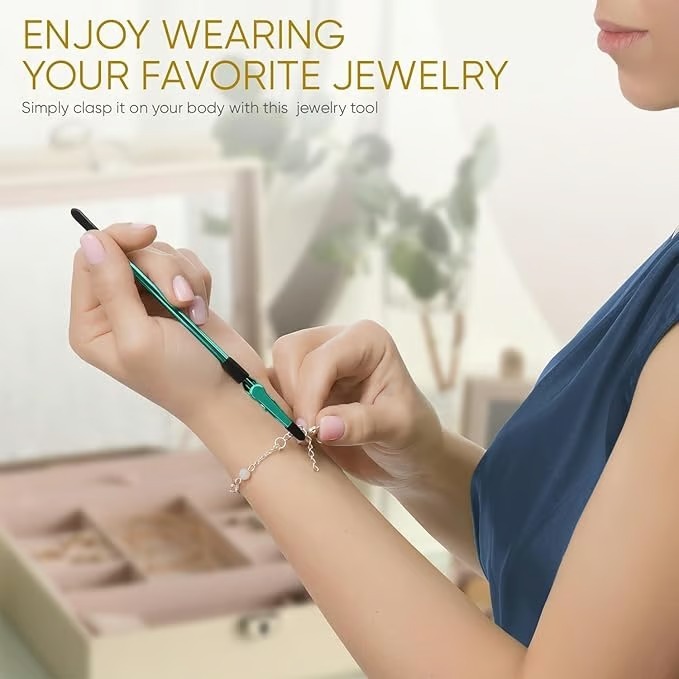 🔥BUY 1 GET 2 FREE🔥Bracelet jewelry wearing auxiliary tool