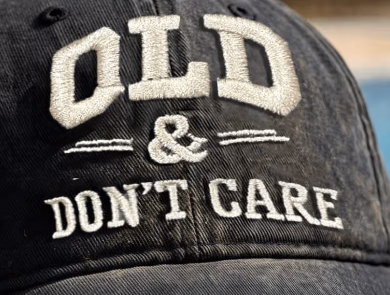 🧢 Vintage Distressed “OLD & DON’T CARE” Cap