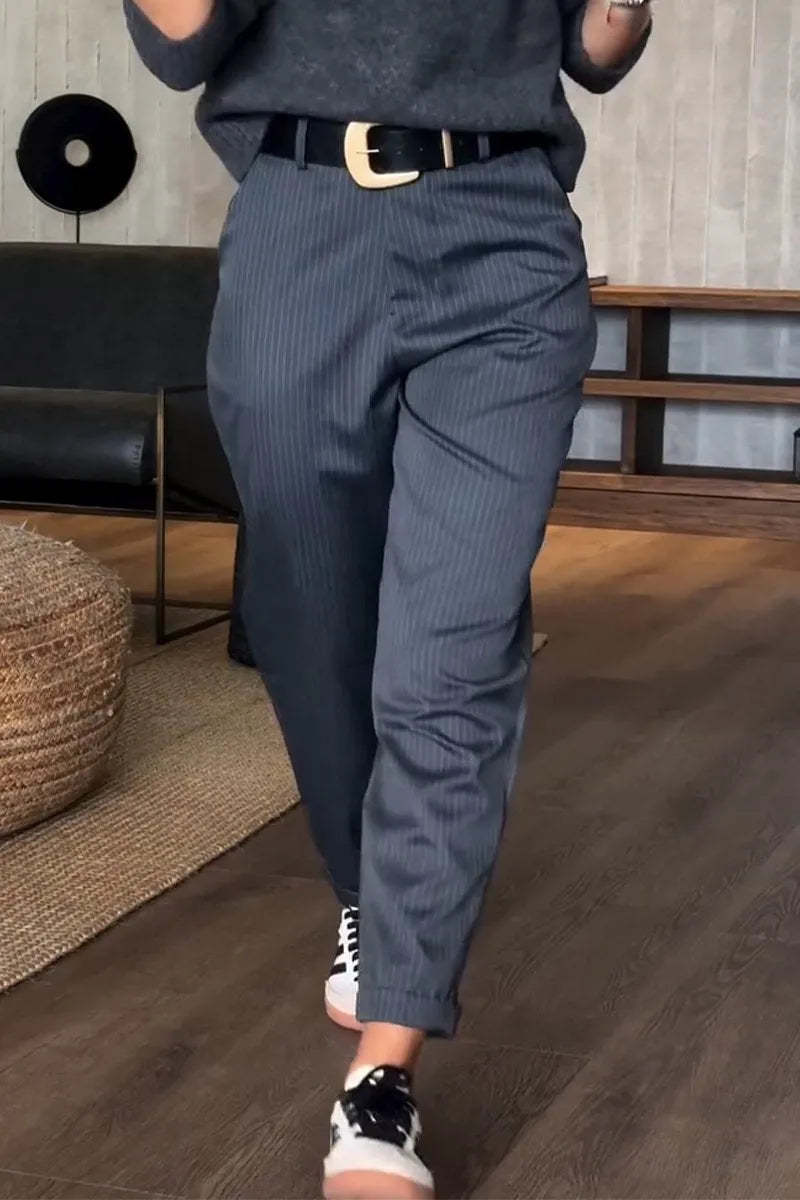 ELEGANTE, FIGURSCHMEICHELNDE HOSE MIT STREIFEN