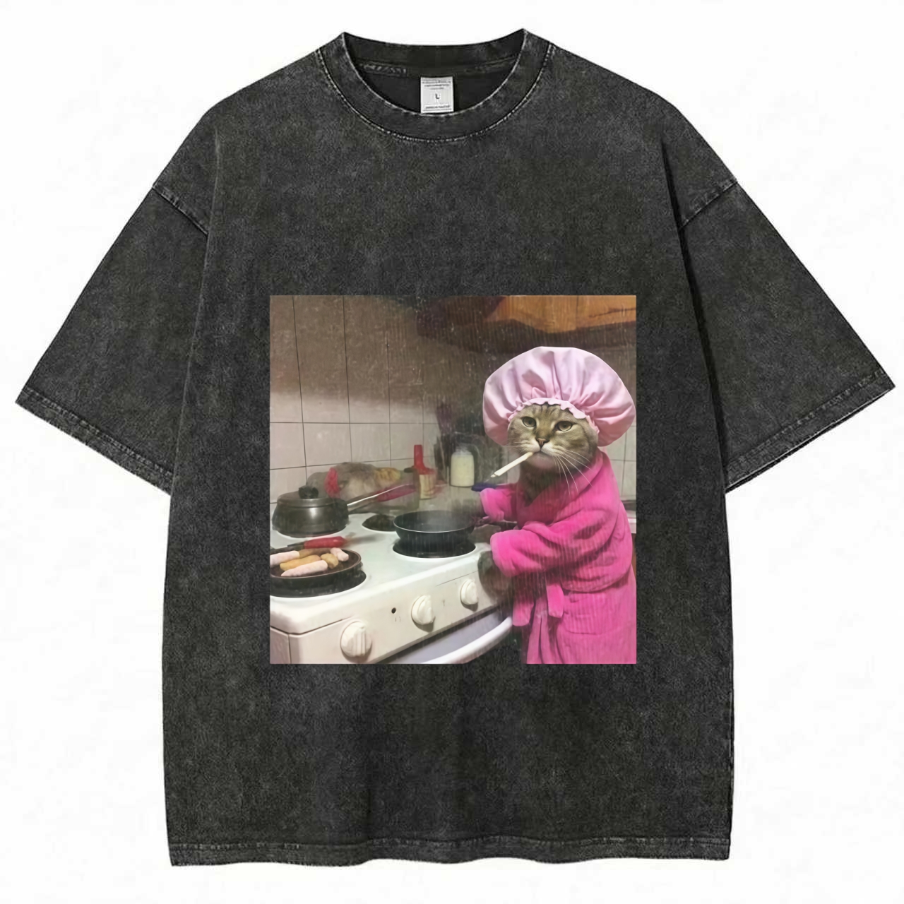 Funny Housewife Cat T-Shirt