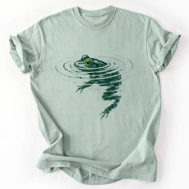 Vintage Pond Frog Peeking Graphic T-Shirt