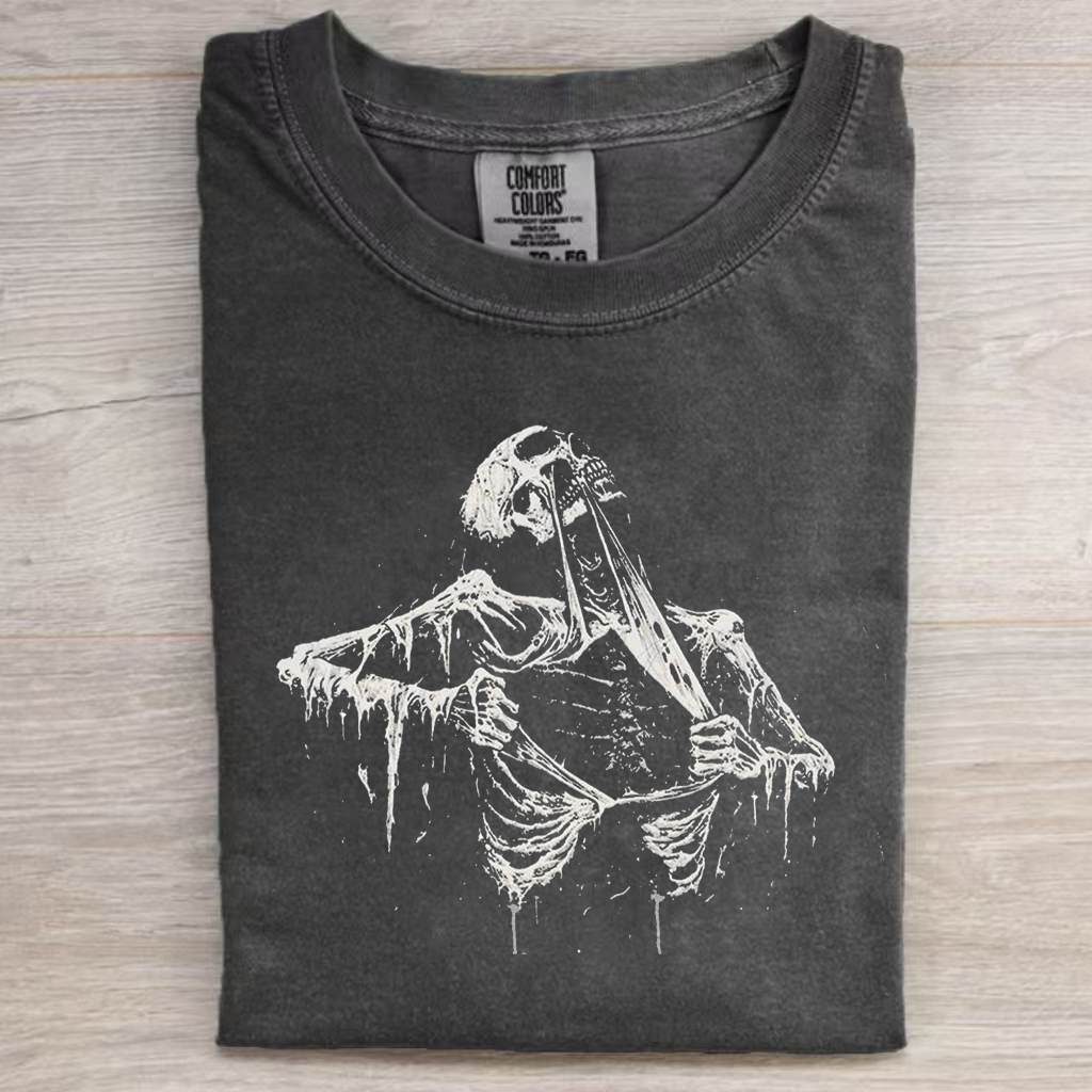 Skeleton Ripping Rib Cage Vintage 90s T-shirt
