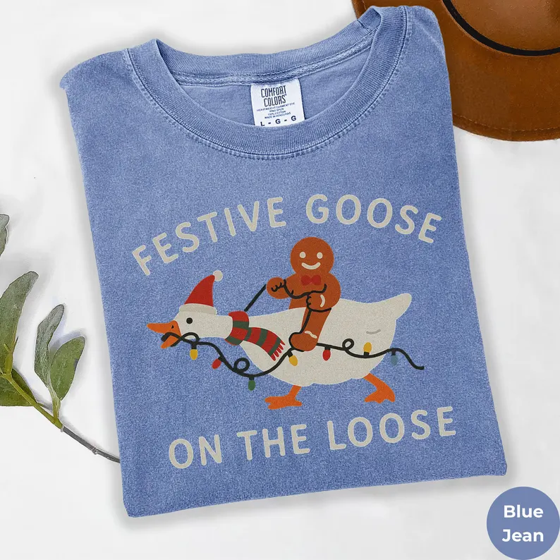 Festive Goose On The Loose Funny Christmas Shirt