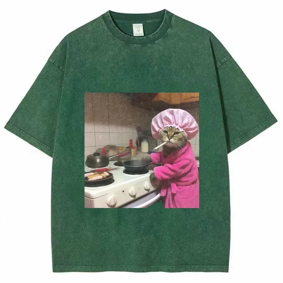 Funny Housewife Cat T-Shirt