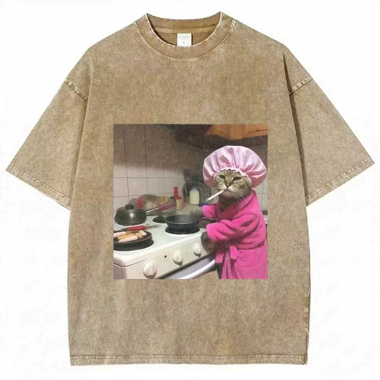 Funny Housewife Cat T-Shirt