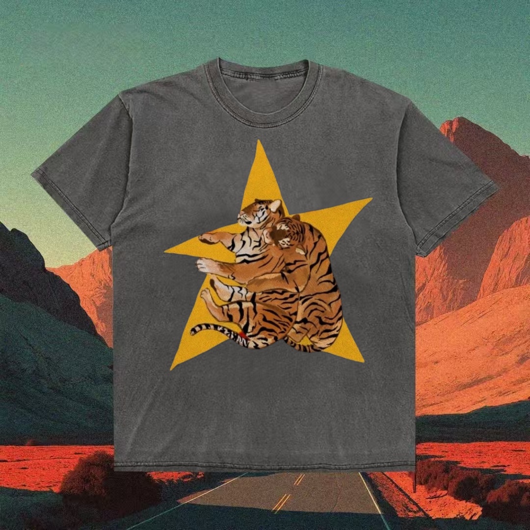 Tigers Hugging On Yellow Star Art T-shirt