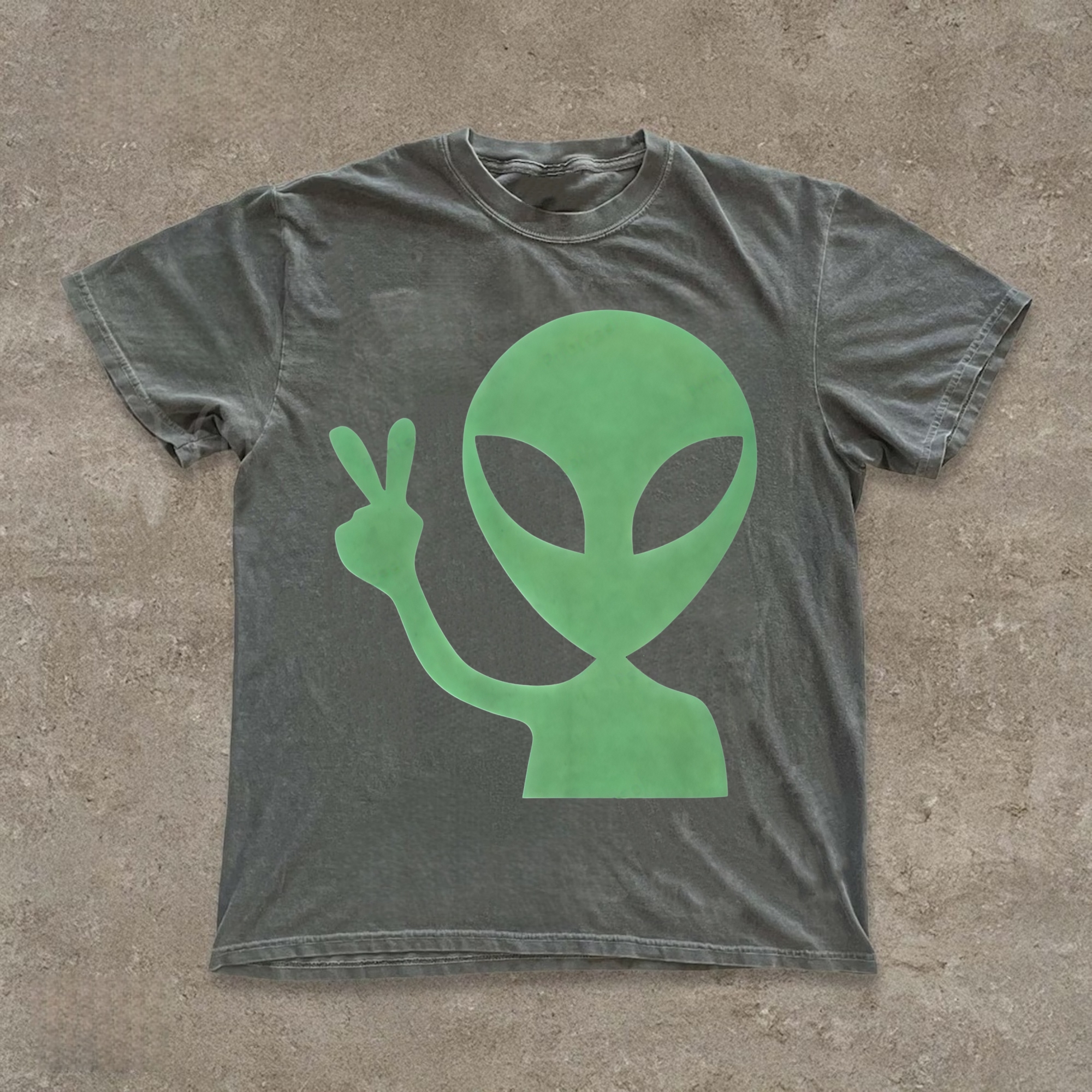 An Alien Making A V-Sign Gesture T-shirt