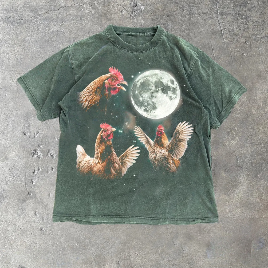 Chicken Howling at Moon Vintage Style T-Shirt