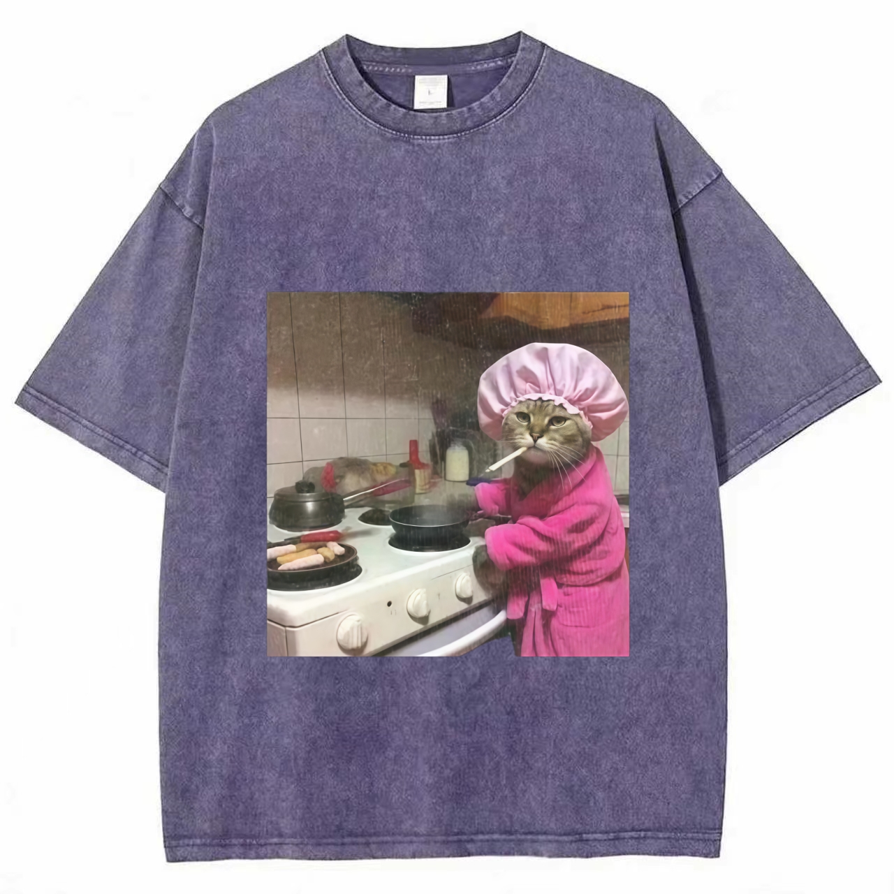 Funny Housewife Cat T-Shirt