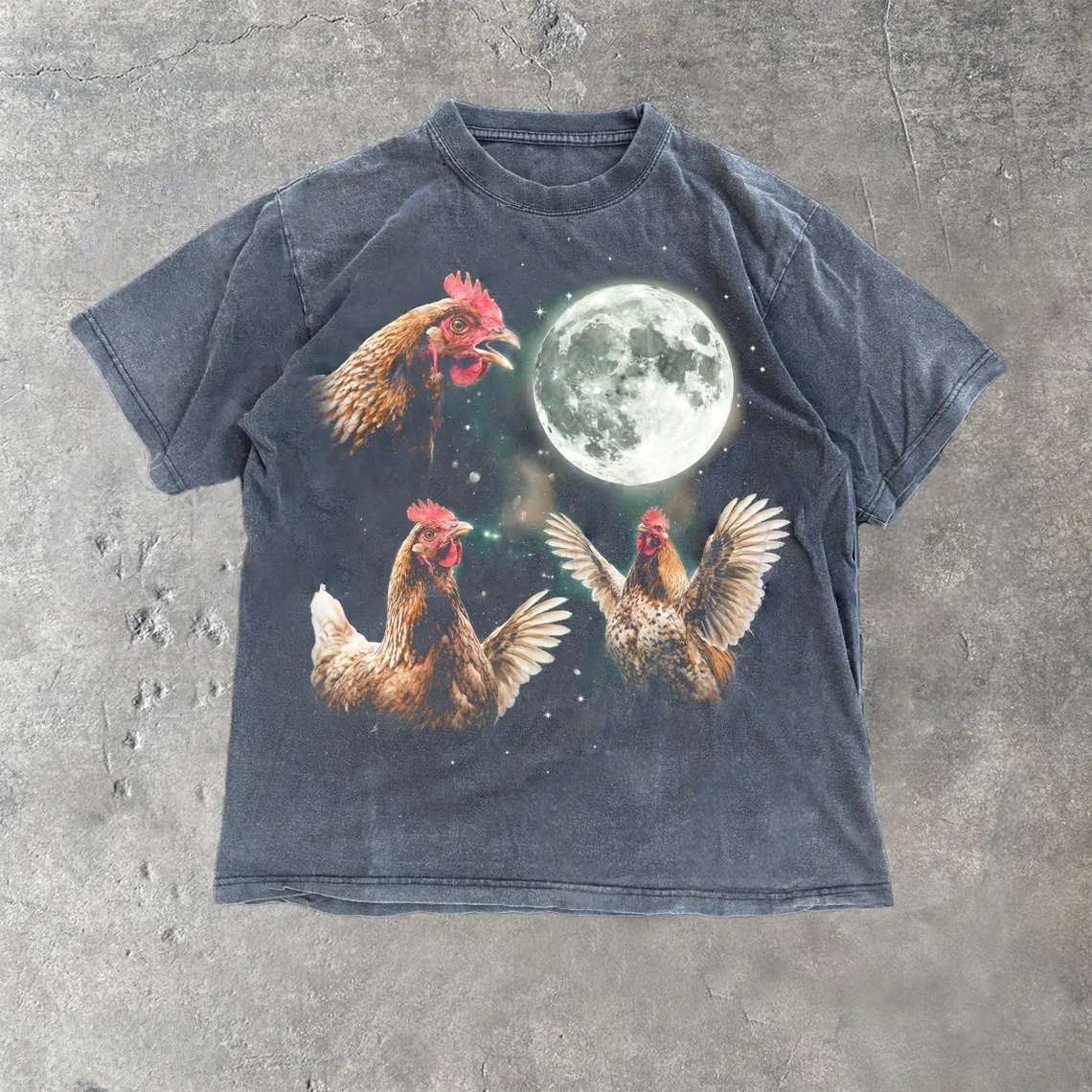 Chicken Howling at Moon Vintage Style T-Shirt
