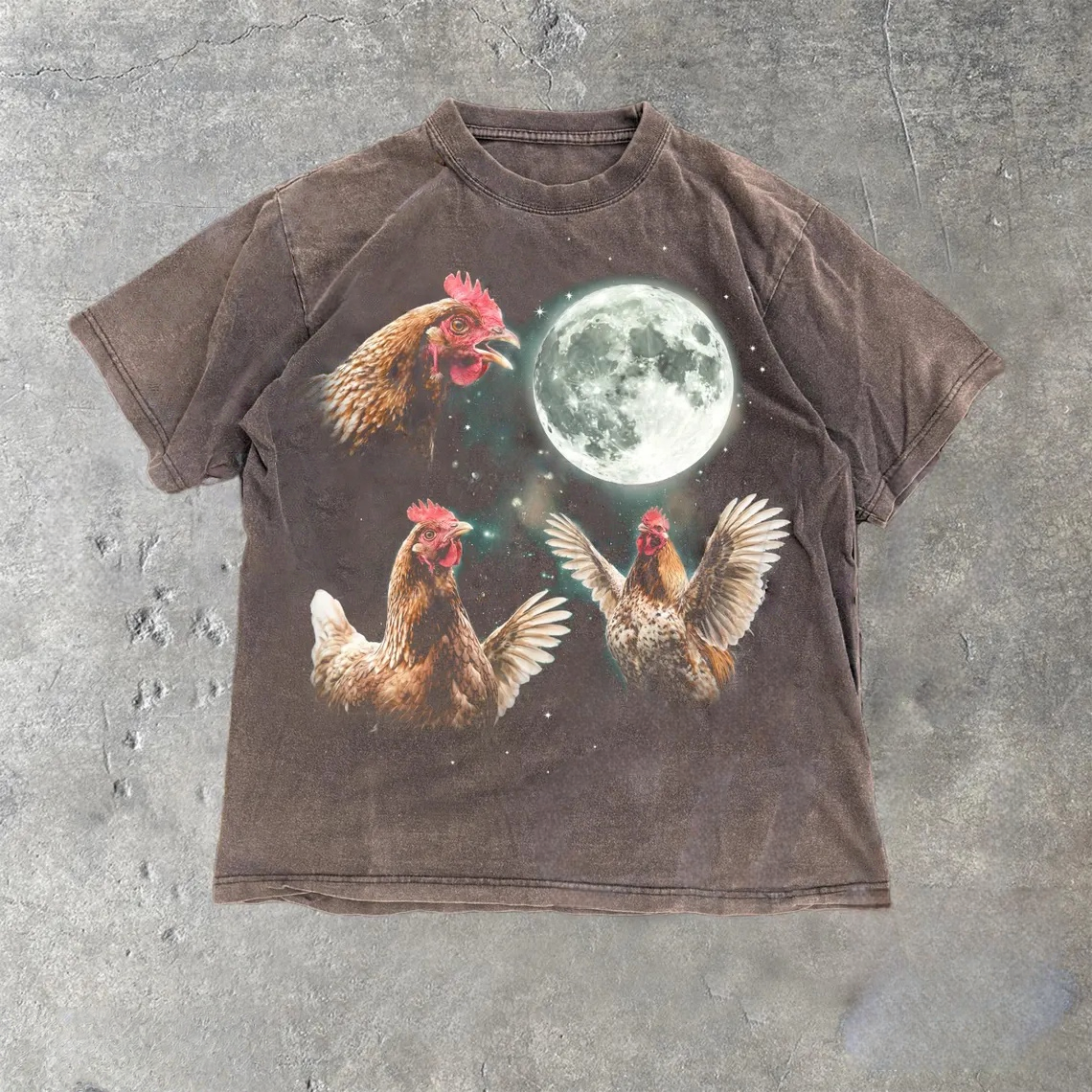 Chicken Howling at Moon Vintage Style T-Shirt