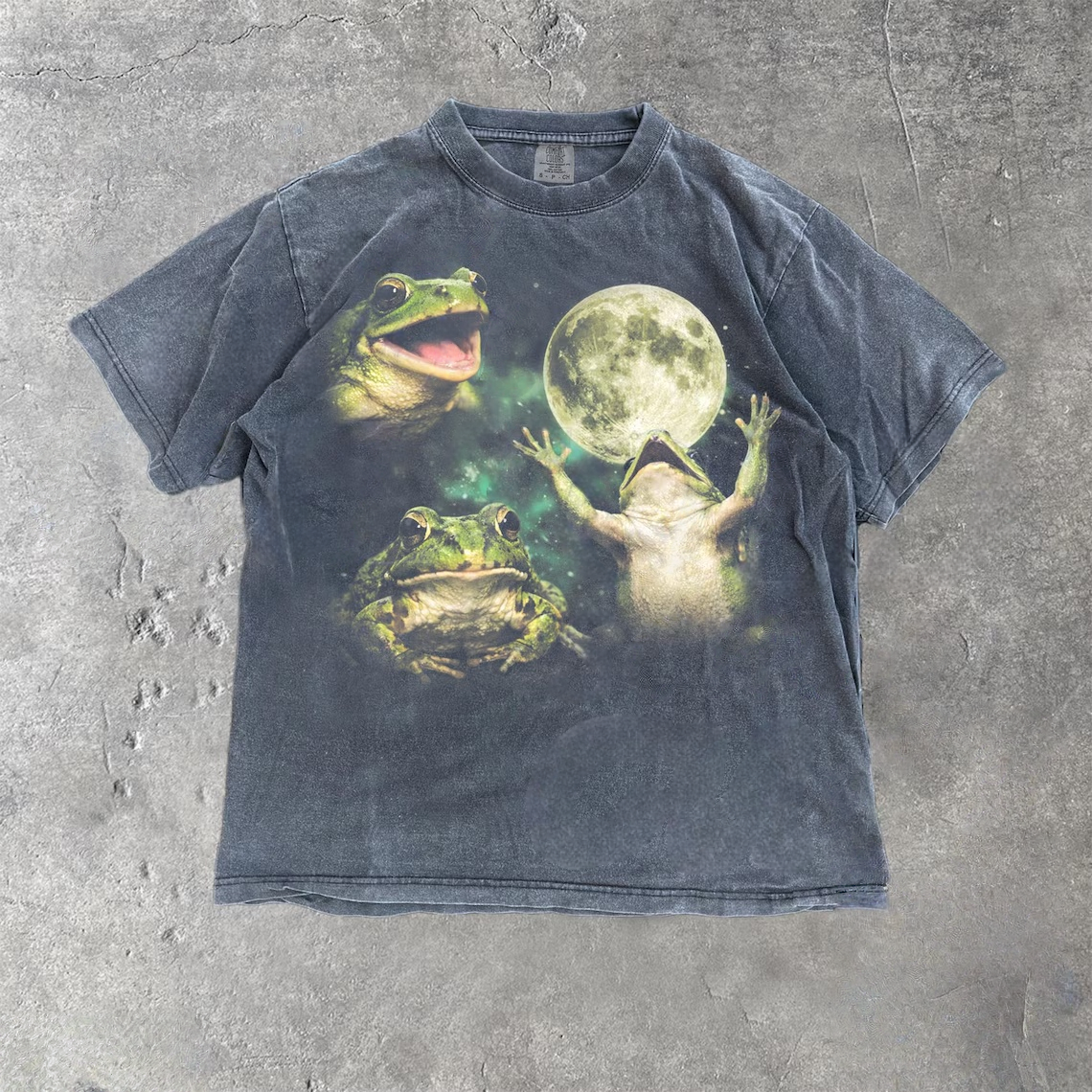 Frog Moon Vintage Style Washed T-Shirt