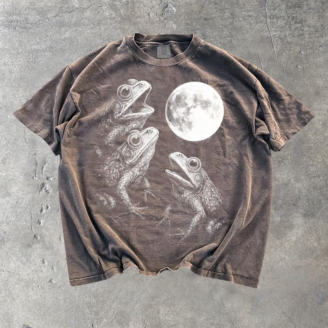 Frog Howling To Moon Vintage Style Washed T-Shirt