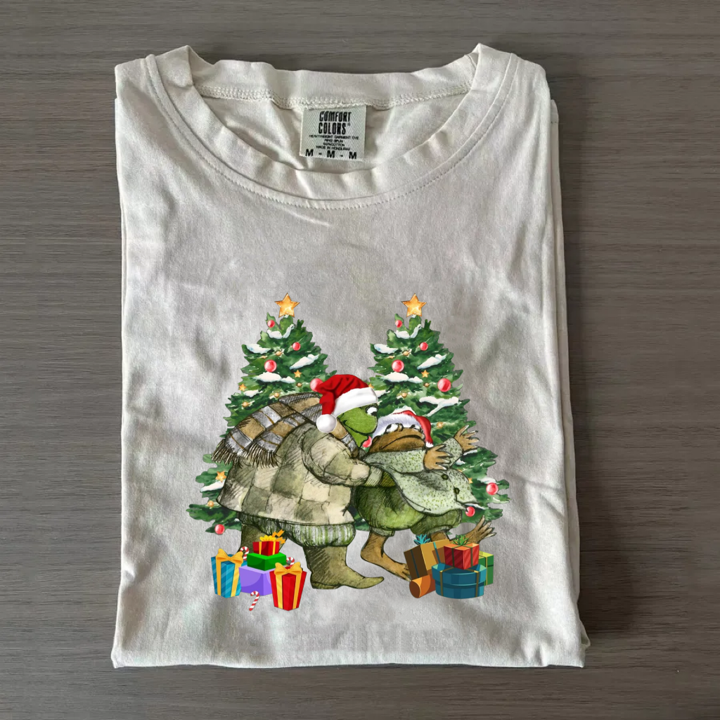 Funny Frog And Toad Christmas Holiday T-shirt