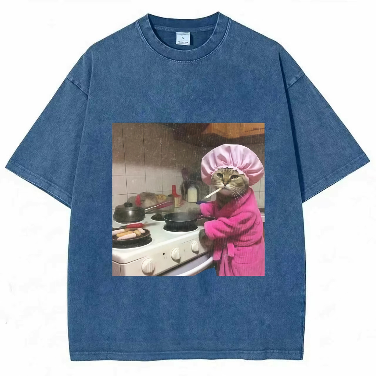 Funny Housewife Cat T-Shirt