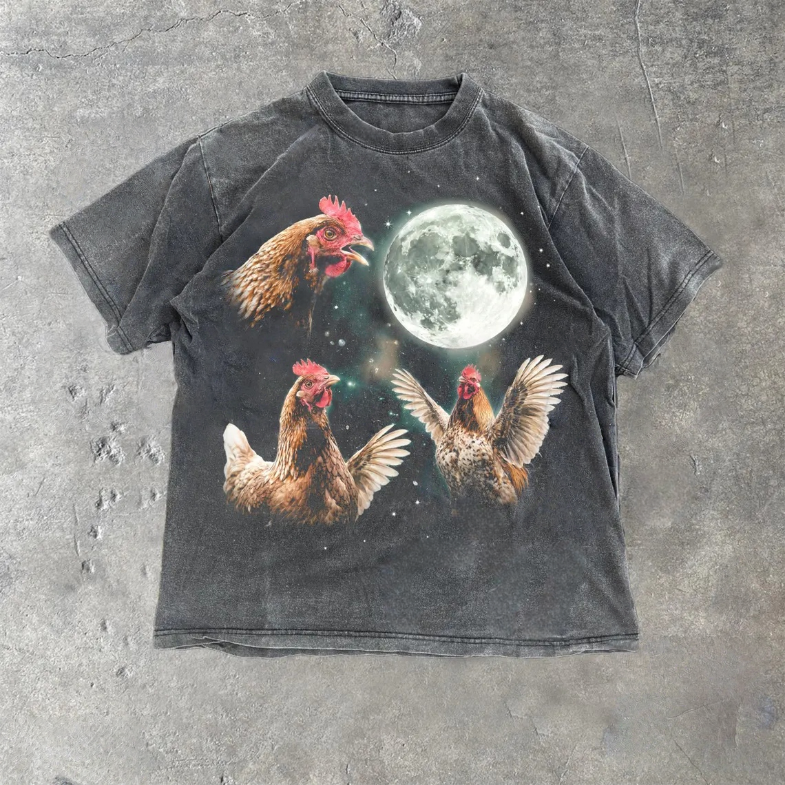 Chicken Howling at Moon Vintage Style T-Shirt