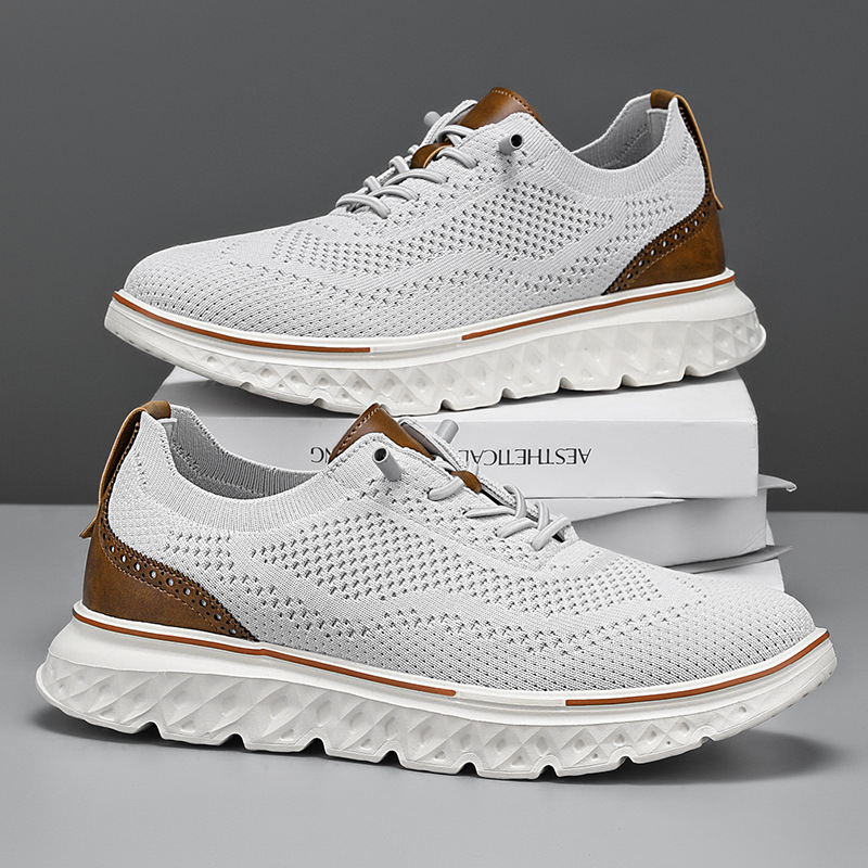 NEW Men's lightweight flyknit shoes