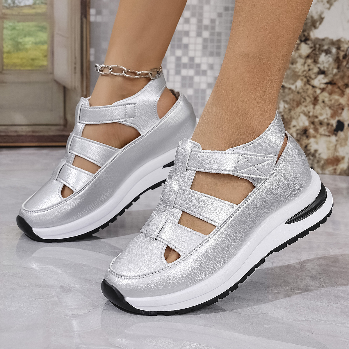 Summer Women's Height-Increasing Hollow-Out Sandals