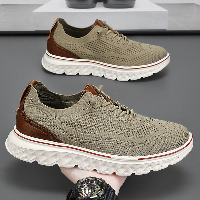 NEW Men's lightweight flyknit shoes